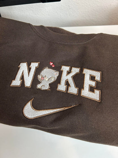 Milk White Bear Embroidered Sweatshirt