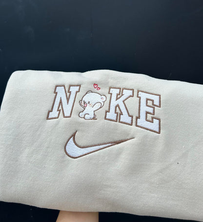 Milk White Bear Embroidered Sweatshirt